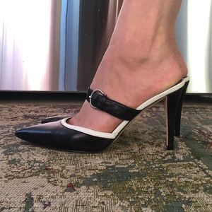 White House Black market Heals